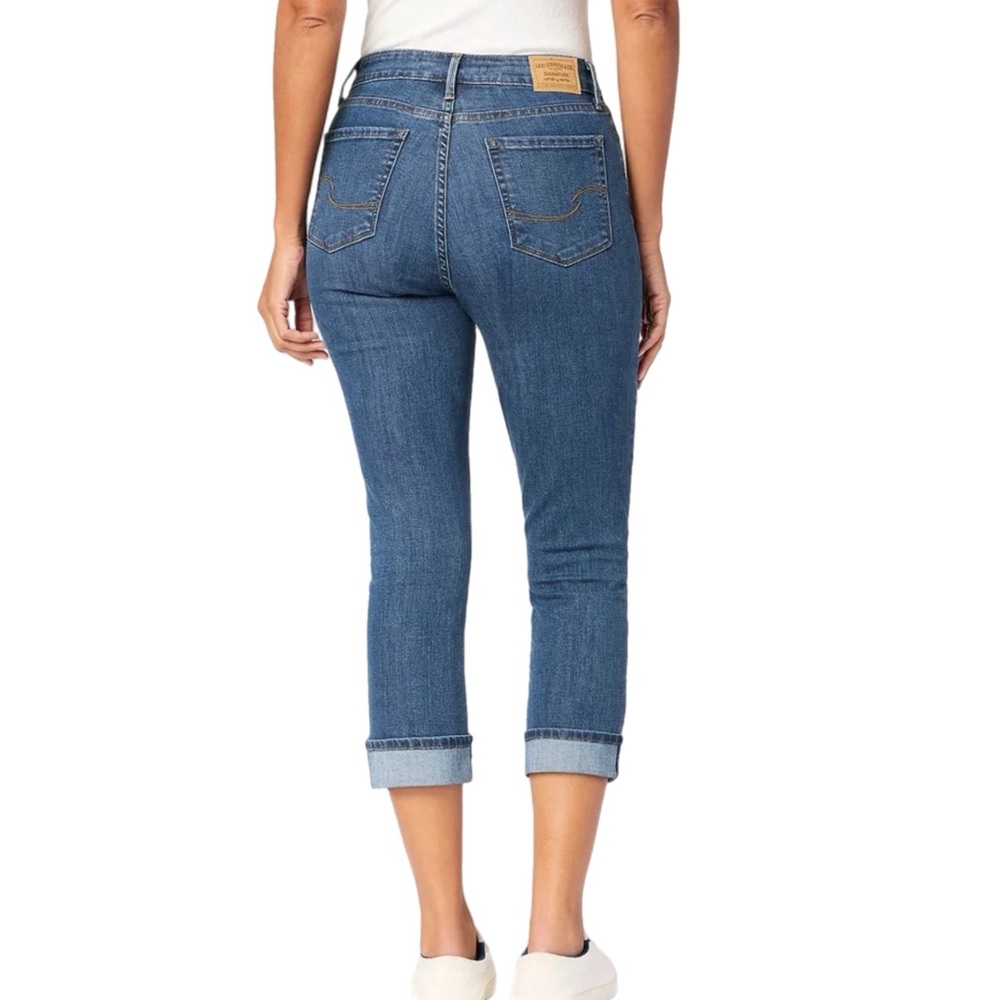 NWOT Levi Strauss Signature Women's Mid-Rise Capri Blue Jeans Size 18 - Picture 4 of 11